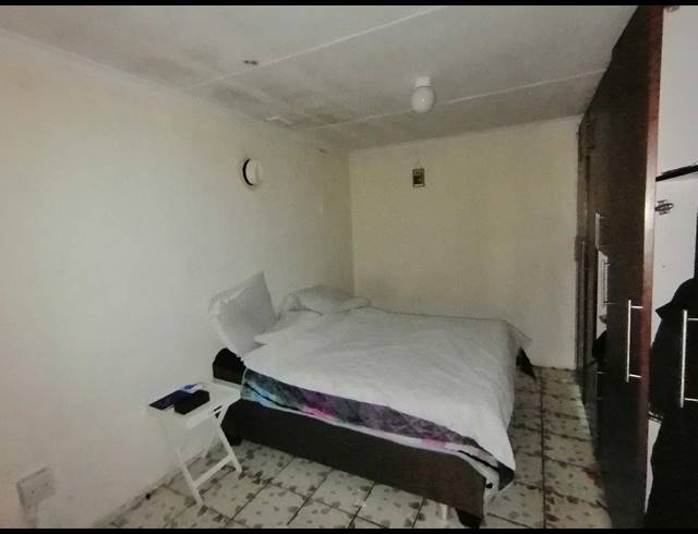 3 BEDROOM FREEHOLD FOR SALE IN EKUPHUMLENI
